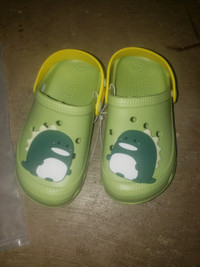 BRAND NEW TODDLERS SLIP ON SLIPPERS...SIZE 170MM equals size 9.5