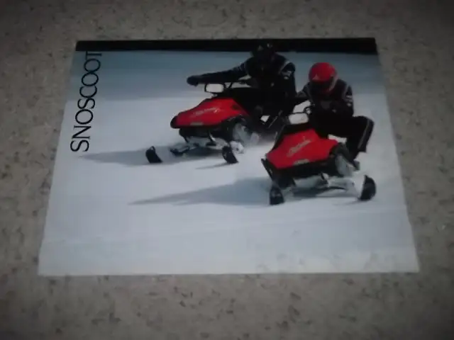 1988 Yamaha Snoscoot  Brochure in good condition. in Snowmobiles in City of Toronto - Image 2