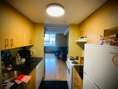 Bright and well-designed furnished studio unit in a secure building with 24-hour concierge service....