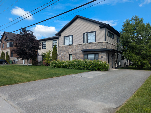 Logement 4½ avec local pour commerce ou bi-génération dans Locations longue durée  à Sherbrooke