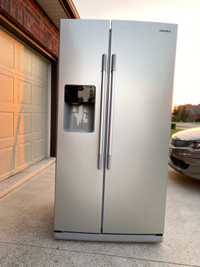 Samsung Refrigerator 25 cu.ft side by side 