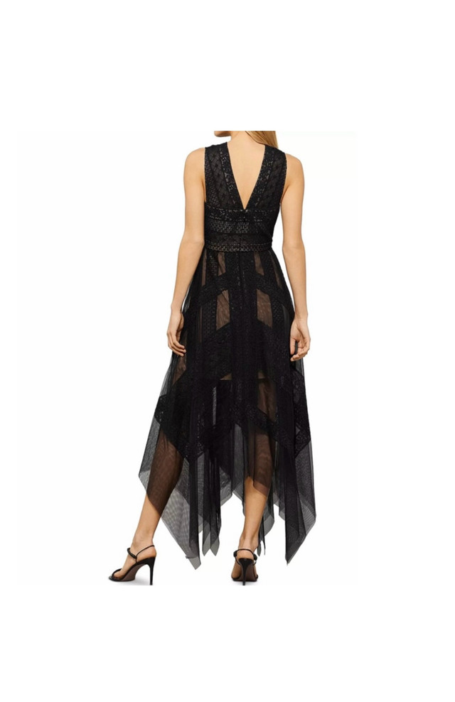 ❌PRICE DROP ❌BCBGMAXAZRIA Lace Trim Evening Gown dans Femmes - Robes et jupes  à Ville de Montréal - Image 2