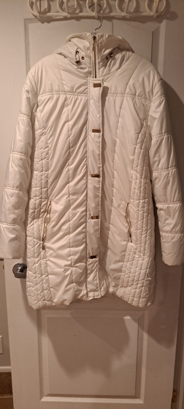 Manteau d'hiver blanc dans Femmes - Hauts et vêtements d'extérieur  à Longueuil/Rive Sud