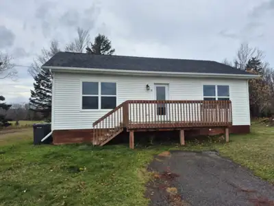 Winter Rental Available – Sweet Dreams Cottages, Brackley Beach Located in the peaceful Shady Acres...