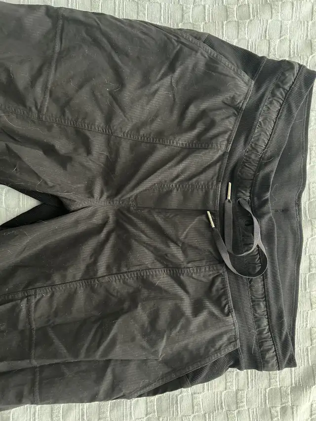 Lululemon Cropped Dance Studio pants size medium in Women's - Bottoms in Barrie - Image 5