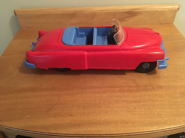 Vintage 1950’s Ideal Convertible Fix-It Cadillac toy car in Arts & Collectibles in Ottawa - Image 2
