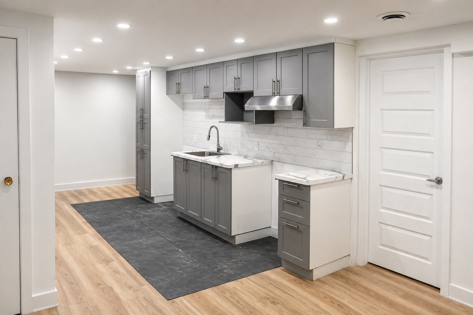 À LOUER / FOR RENT — 4½ RÉNOVÉ / FULLY RENOVATED 2-BEDROOM — photo 2