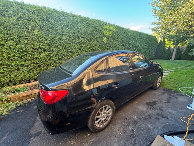 Hyundai Elantra 2010 automatique 160k (tel quel) — photo 3