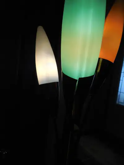 LAMPE SUR PIED VINTAGE, View more