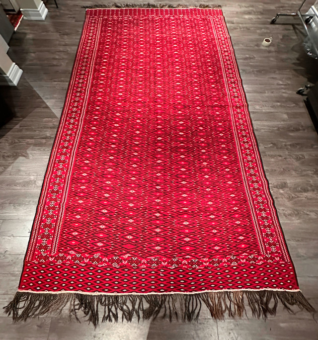 Large Red Iranian Sarouk Area Rug - 13ft x 7ft in Rugs, Carpets & Runners in Markham / York Region - Image 2