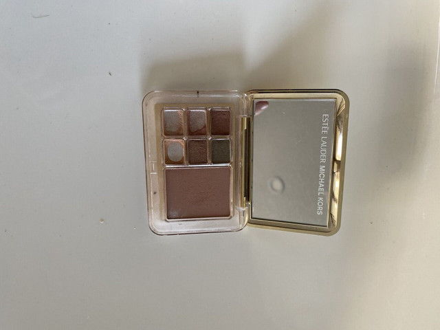 Estee Lauder/Michael Kors Compact in Other in Calgary - Image 2