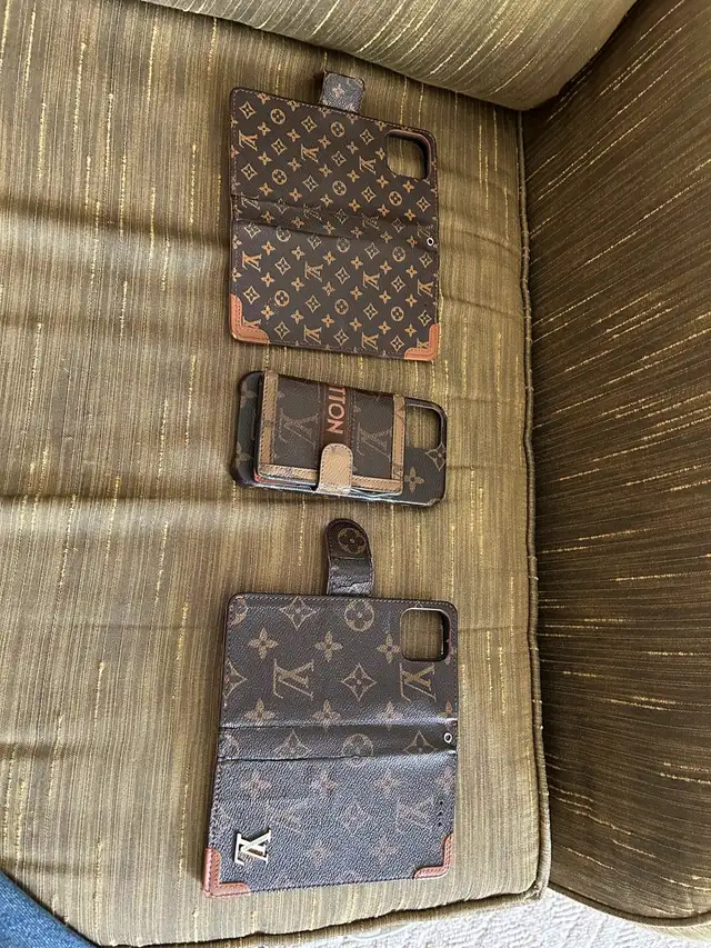 3 used iPhone 12/12Pro cases all for $12 in Cell Phone Accessories in Regina - Image 2