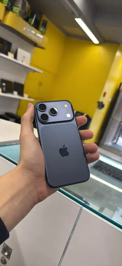 iPhone 17 pro 256gb 100%, View more