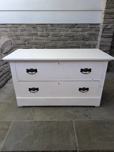 Solid pine wood 2 drawer low dresser / Chest of drawers. Weathered and aged painted finish. Locks no...