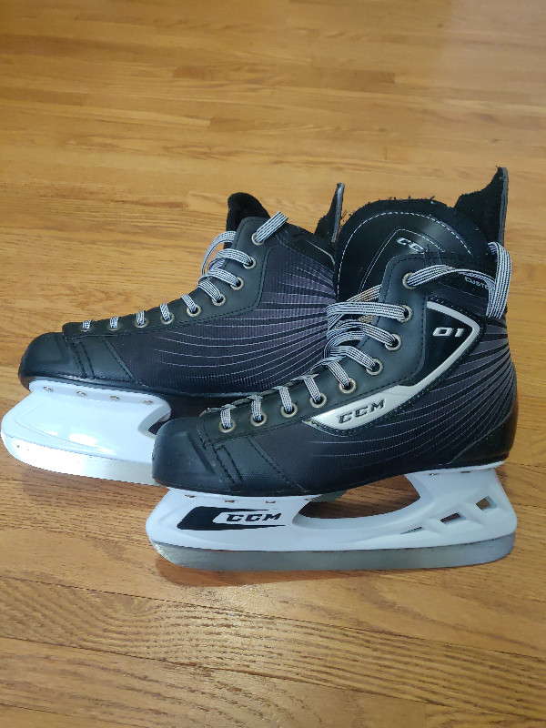 Hockey skates Youth CCM Custom Size 6 in Hockey in Ottawa - Image 2