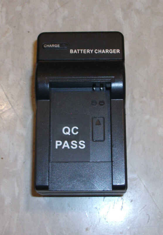 Camera Battery Travel Charger DC4.2V 450mA Chargeur de batterie dans Autre  à Ville de Montréal