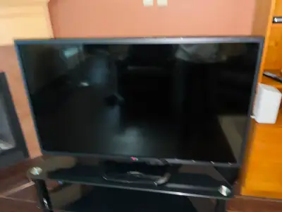 LG 42 INCH SMART TV —- NEEDS FIXING, View more