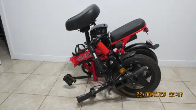 PETIT VÉLO ÉLECTRIQUE 400W, MOTEUR 48V. BATTERIE 25Ah, ROUES 14" in eBike in Drummondville - Image 7