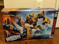Hasbro Transformers Kingdom Titan Class The Ark MISB