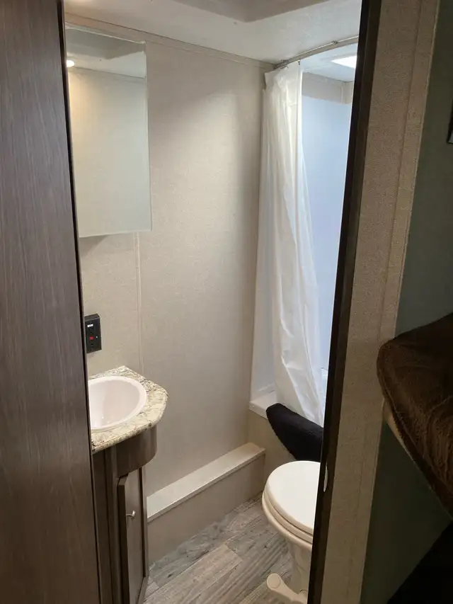 2018 Hideout Travel trailer in Travel Trailers & Campers in Vernon - Image 8