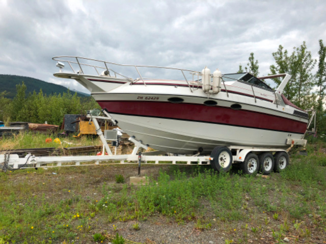 34 ft cabin cruiser in Powerboats & Motorboats in Whitehorse