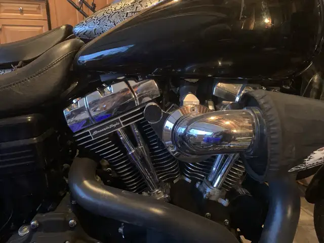 2008 Harley Davidson Dyna in Street, Cruisers & Choppers in Markham / York Region - Image 4