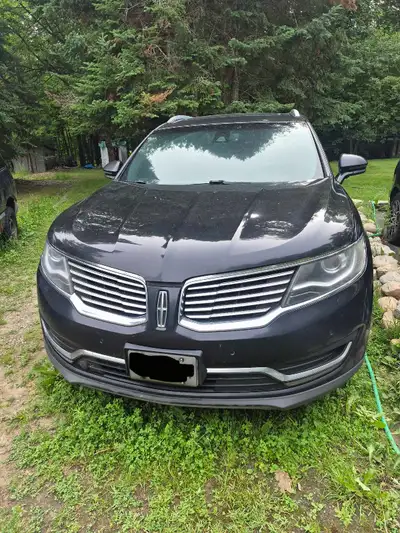 Selling AS IS. Asking $6,000 OBO 2016 Lincoln MKX Reserve - Fully Loaded Black on Black Leather Inte...