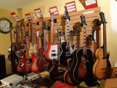 SUPERB Beatles Collection! 16 guitars!Same as Fab Four's! SHIPS!, View more