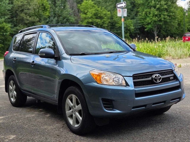 Toyota RAV4 2010 173,000km — photo 3