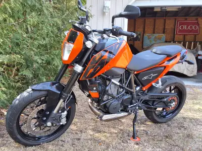 2017 KTM 690 Duke in excellent condition. I have very much enjoyed this bike and have found it to be...
