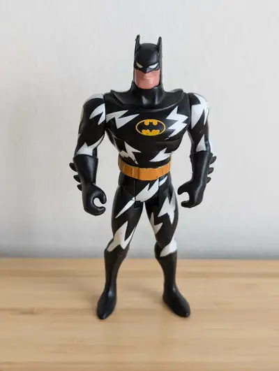 1993 DC Comics Kenner Batman: The Animated Series Lightning Strike Batman Action Figure - $5 Item is...