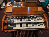 Hammond C3 organ, 3 Leslie Speakers and 2 Hammond tone cabinets