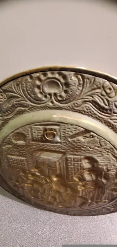 Vintage Brass Wall Plate in Arts & Collectibles in City of Toronto - Image 5
