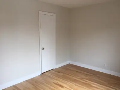 Très beau 4 ½ dans le quartier Parc-Extension, Villeray, excellent état, très propre, 2 chambres à c...