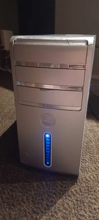 I excellent condition Works great Model inspiron 530 160g HDD 4gb DDR 2 ram Intel dual core 1.80 ghz...