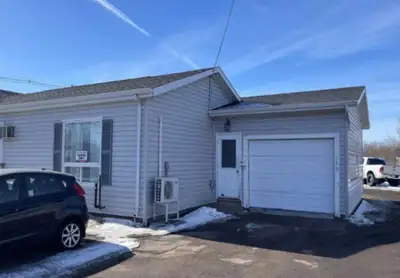 2 bed room, one bath room apartment for rent. There is a garage.