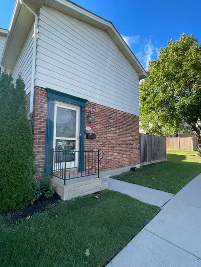 115 Conway Drive- Rental Listing This 3 bedroom, 1.5 bathroom freehold townhome is conveniently clos...