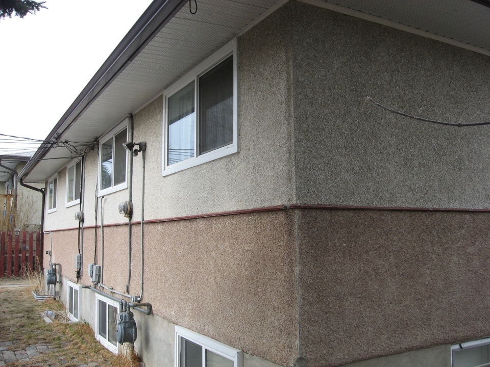 2 Bedroom basement in collingwood area 4