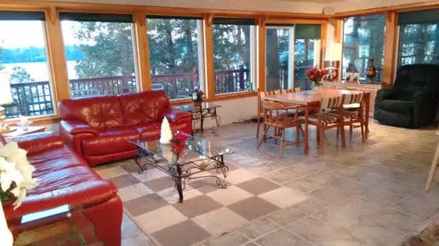Waterfront cottage for rent on Pike Lake in Ontario in Canada - Image 5