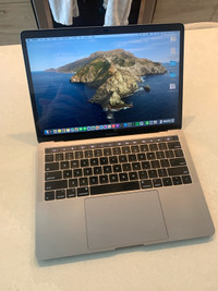 MacBook Pro 2019 13” i5 8gb, 256SSD with Touch Bar
