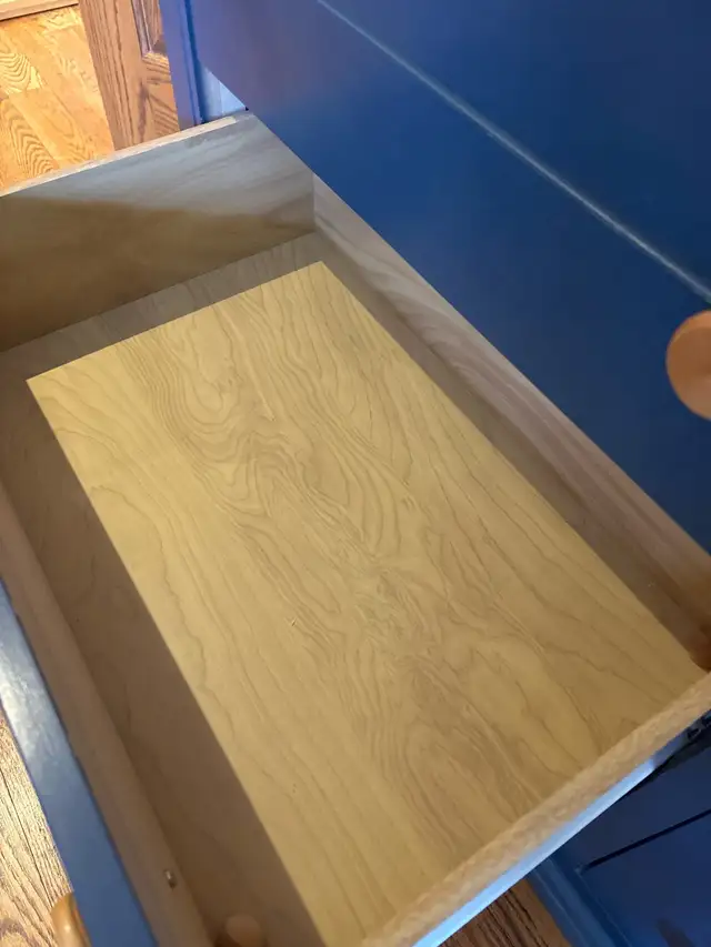 Solid Wood Dresser in Dressers & Wardrobes in City of Toronto - Image 3