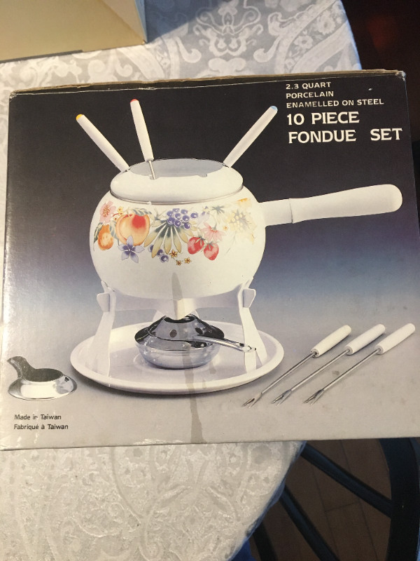 Fondue set in Kitchen & Dining Wares in Bedford