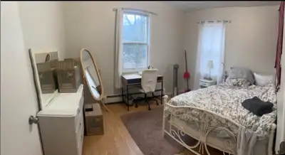 Private room in 2 bedroom apartment