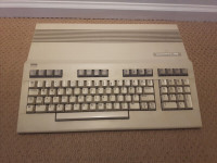 Vintage Commodore 128 Personal Computer + Commodore 1571 Disk D