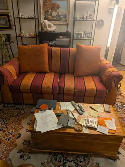 sofa lit super neuf, View more