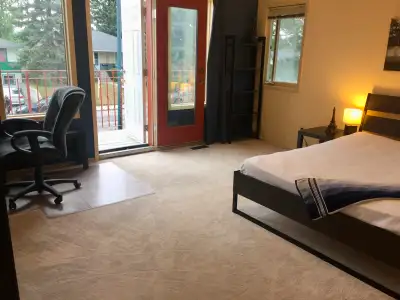 Room near University of Calgary & downtown availabl on July 7th