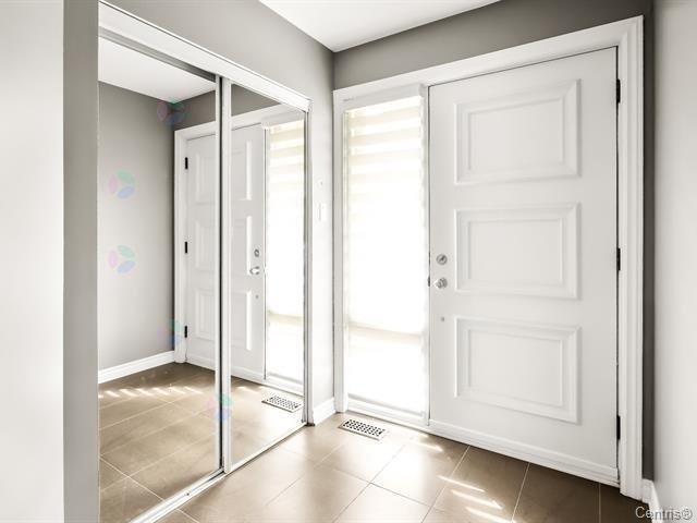 Pointe-Claire Townhouse — Move In Today, Half Month Free! — photo 2