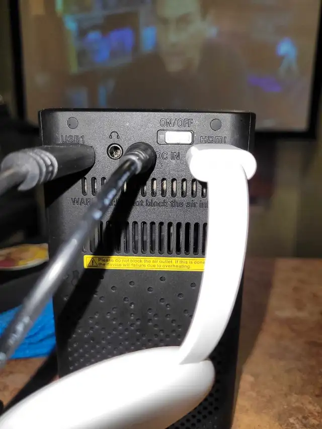 BYINTEK P20 LED PROJECTOR in Video & TV Accessories in Ottawa - Image 5