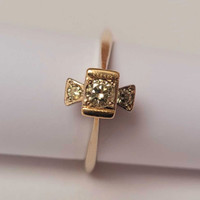 3.3 Gram 14K Gold Ring with 3 Diamonds 0.23ct Total. Appraised. 