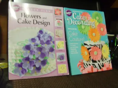 2- WILTON CAKE  DECORATING , FLOWERS AND DESING  MAGAZINES  $ 8., View more